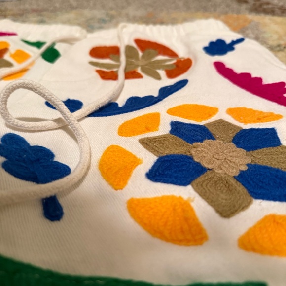 New Zara Mens White Embroidered Floral Shorts SET size S - Picture 3 of 11